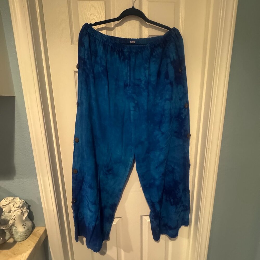 NWOT MARIA GUADALAJARA SIZE 3 PLUS SIZE 3XL WIDE LEG BUTTON TRIM TIE DYE PANTS